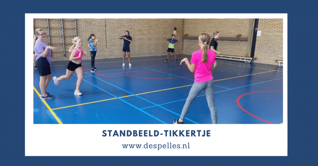 Standbeeld-Tikkertje in de gymles